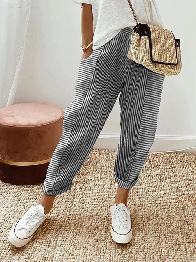 Pantaloni uomo dritti a righe, stile casual, perfetti per look comodi e alla moda tutto l'anno.