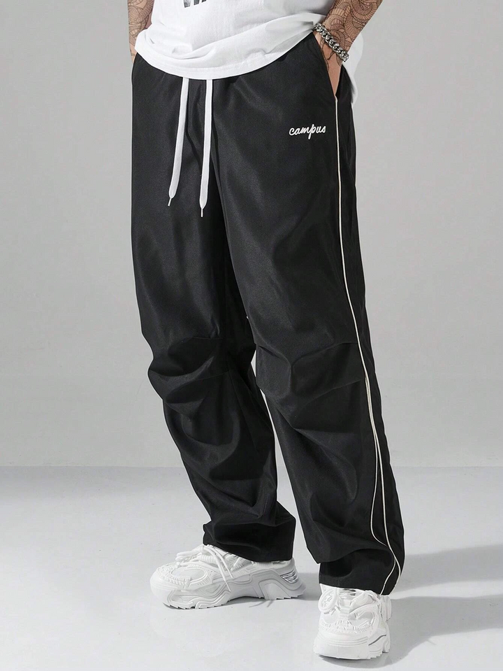Pantaloni uomo sportivi a gamba dritta con coulisse, perfetti per relax e stile casual streetwear.