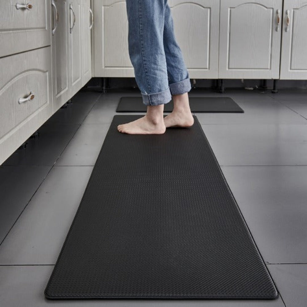 Tappetino cucina ergonomico con base antiscivolo, comfort elevato per chi sta in piedi a lungo.