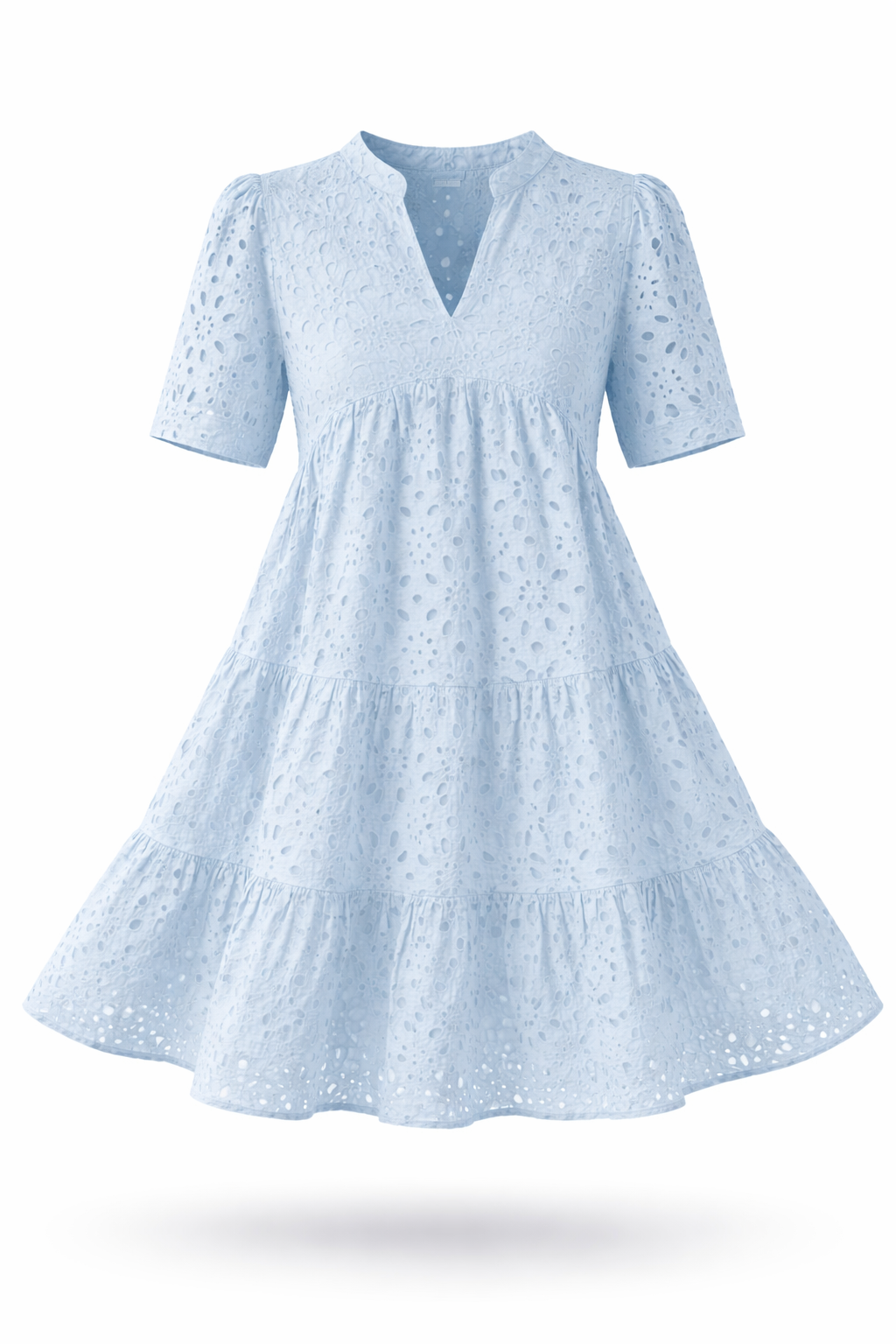 Abito donna primavera-estate, con ricami dettagliati e vestibilità fluida che valorizza la silhouette.