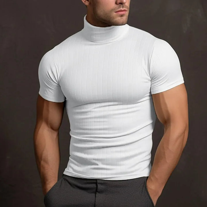 Maglia uomo dolcevita slim fit, ideale per un look moderno ed elegante. Comfort e stile per la moda maschile.