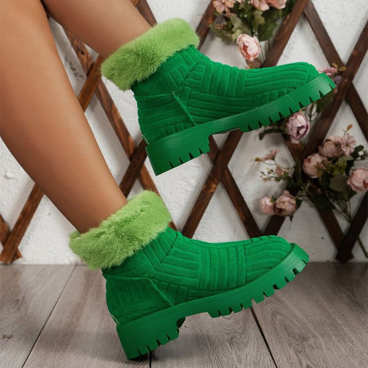 Stivaletti invernali da donna, scarpe calde e avvolgenti alla caviglia. Perfetti per affrontare il freddo con stile.