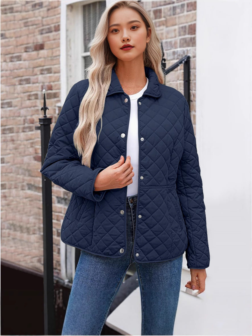 Giacca trapuntata da donna, stile casual-chic, ideale per l'inverno. Comoda e di tendenza.