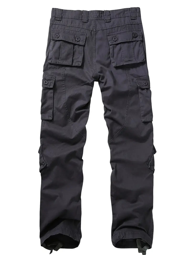 Pantaloni cargo uomo con ampie tasche laterali, ideali per l'outdoor e un look casual di tendenza.