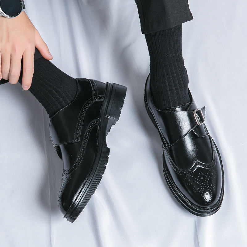 Scarpe uomo senza lacci monkstrap, eleganti e traspiranti, perfette per look casual-business o eventi formali autunnali.