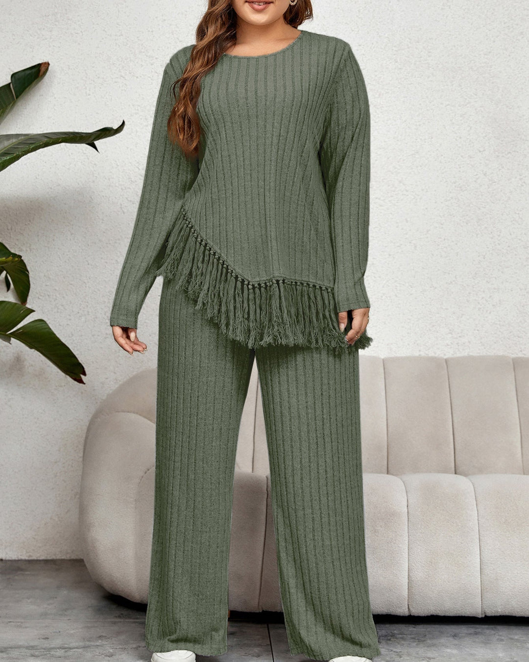 Set completo donna curvy due pezzi per un look casual-relax trendy, top e pantaloni ampi primavera.