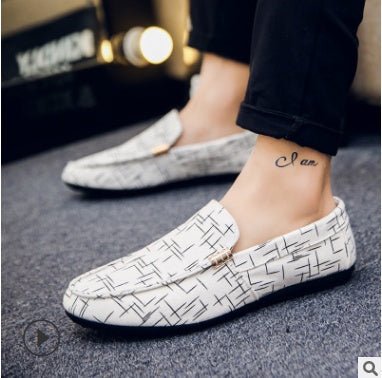 Mocassini uomo casual, facili da indossare senza lacci. Scarpe leggere e traspiranti, perfette per il viaggio e il relax.