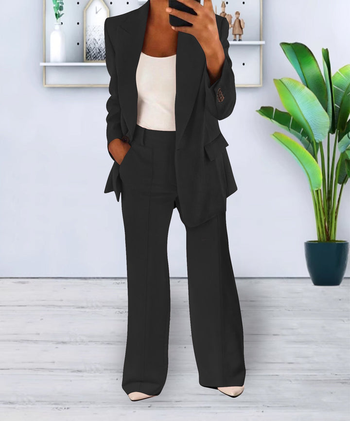 Completo blazer e pantaloni donna elegante e versatile, ideale per look da ufficio o casual chic.