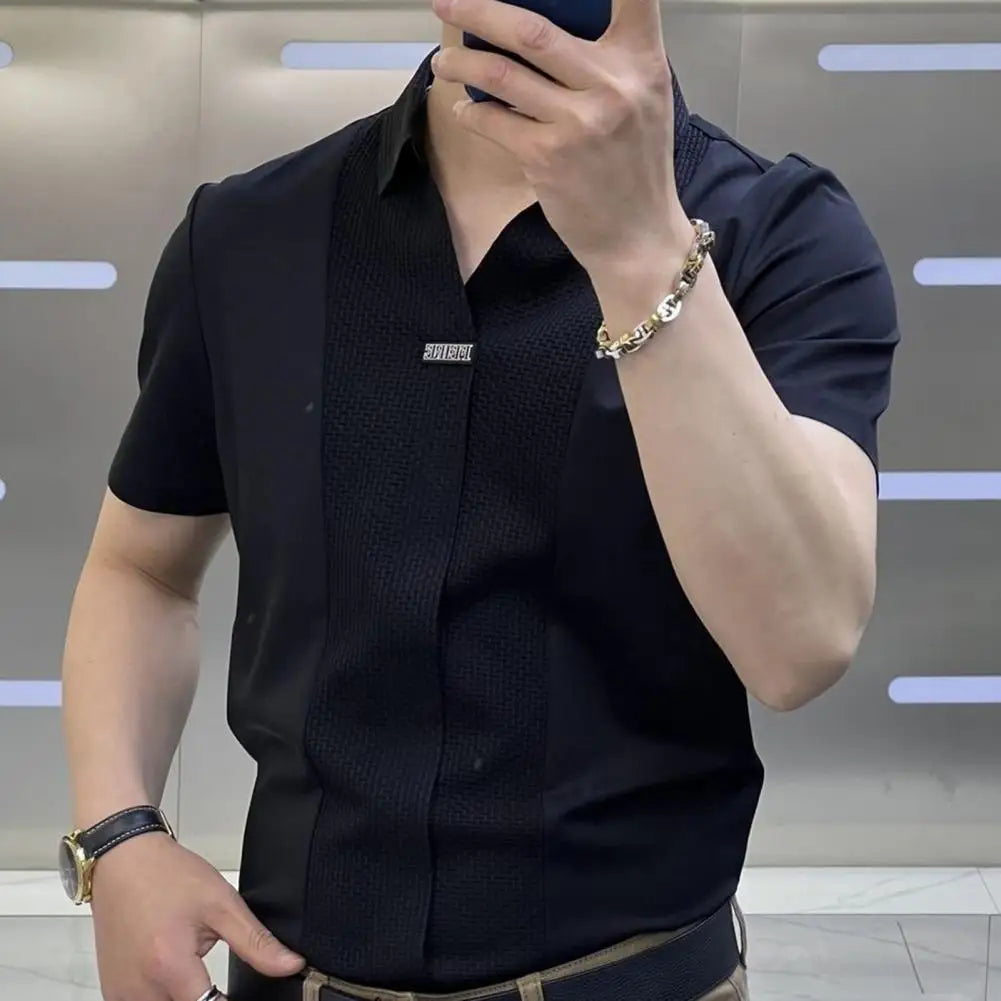 Camicia bottoni uomo casual, maniche arrotolate. Comfort e moda per il tuo stile quotidiano primavera estate.