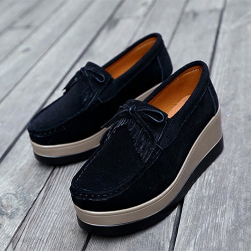 Mocassini donna casual-eleganti slip-on con zeppa, fiocco e nappine per ogni occasione.