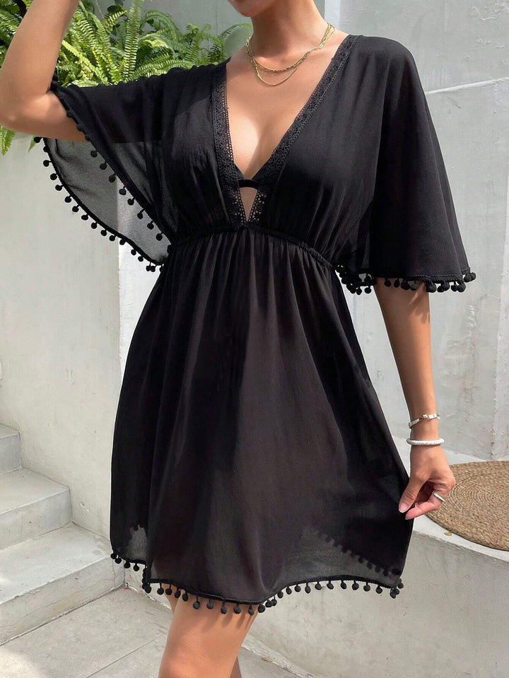 Abito donna per spiaggia e resort, con scollo a V, inserti in pizzo patchwork e cintura regolabile. Copricostume.