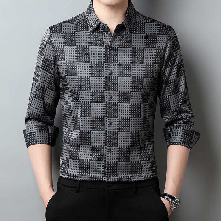 Abbigliamento uomo: camicia a quadri, maniche lunghe, vestibilità regolare. Stile versatile per diverse combinazioni.