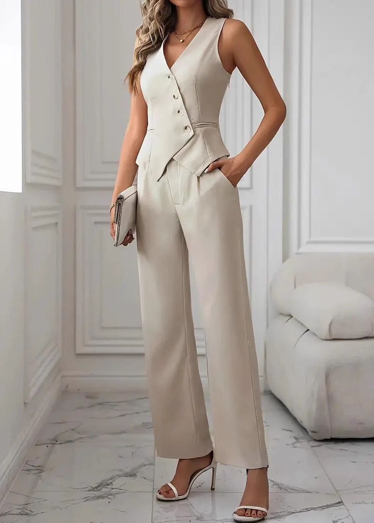 Elegante completo donna due pezzi con gilet e pantaloni in morbido cotone. Un outfit coordinato e rilassato, disponibile in varie tinte.