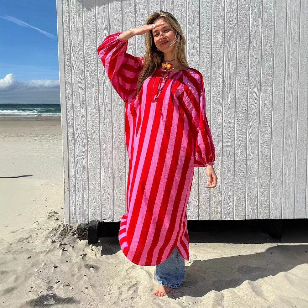 Abito lungo da donna a righe ampie, casual ed elegante, perfetto per l'estate e le vacanze.