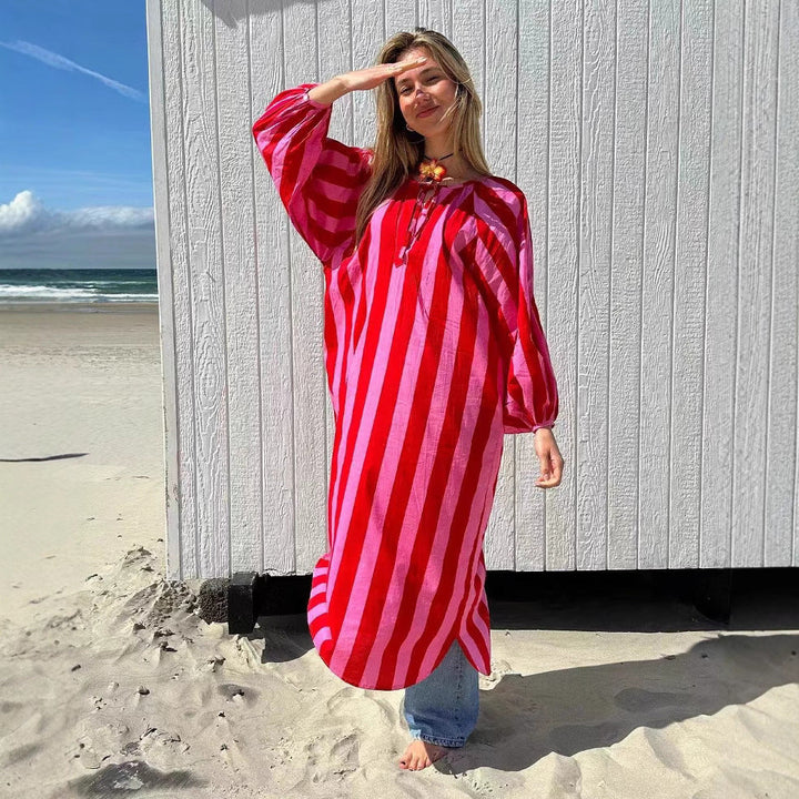 Abito lungo da donna a righe ampie, casual ed elegante, perfetto per l'estate e le vacanze.