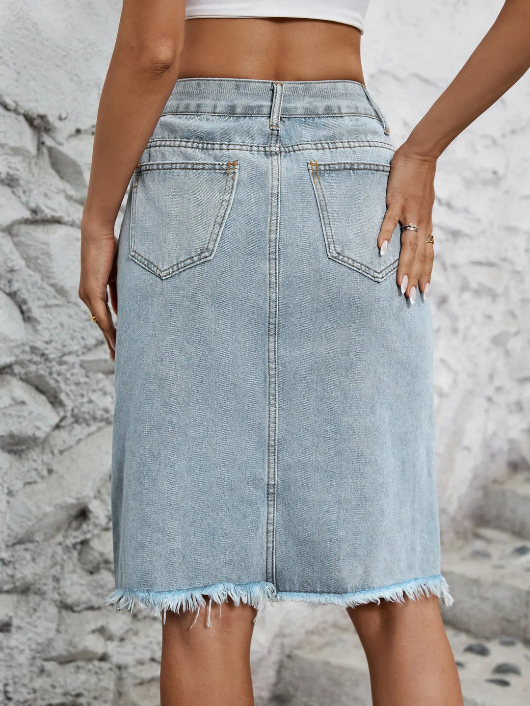 Gonna donna a vita alta con spacco, stile elegante e casual chic. Abbigliamento moda versatile per outfit.