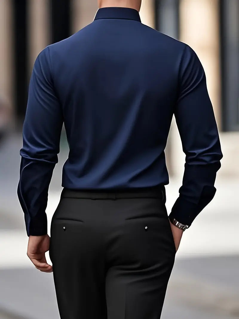 Camicia uomo manica lunga slim fit, perfetta per un look elegante e versatile in ufficio.