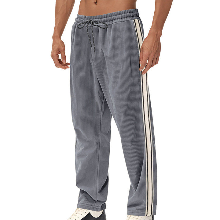 Pantaloni casual uomo a righe, modello a gamba dritta per un comfort e stile versatile.