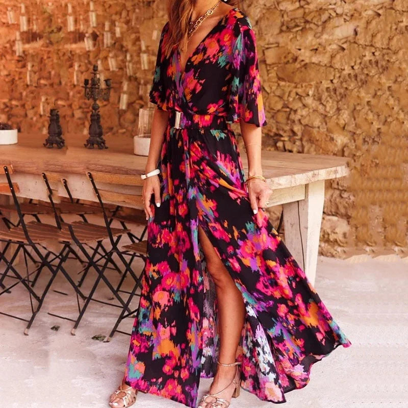 Moda estiva: abito longuette donna chic stampa animalier, spacco laterale e scollo a V. Eleganza per ogni occasione.