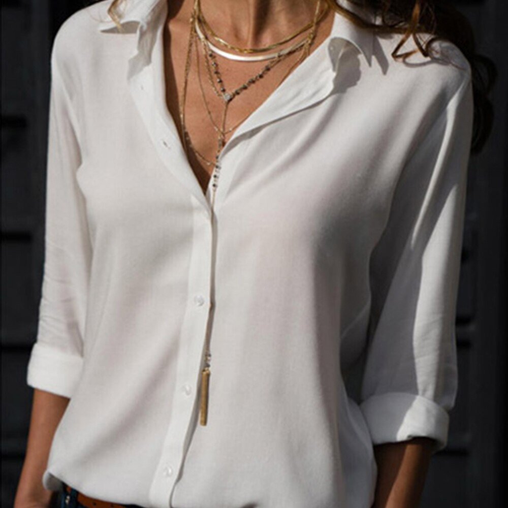 Camicia versatile da donna a maniche lunghe, con bottoni, adatta a ogni outfit elegante o casual.