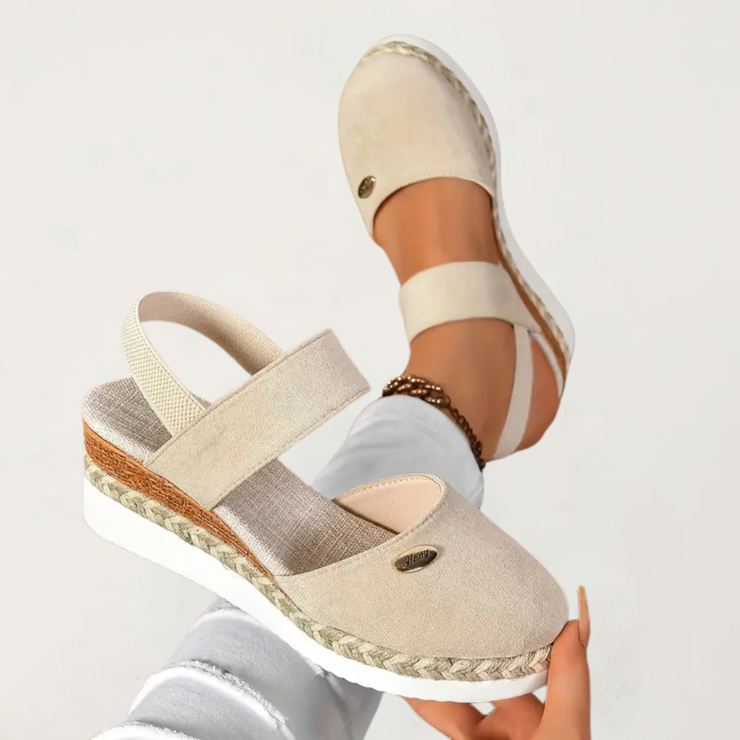 Sandali espadrillas donna estivi con zeppa e cinturino alla caviglia, perfetti per look eleganti e casual.
