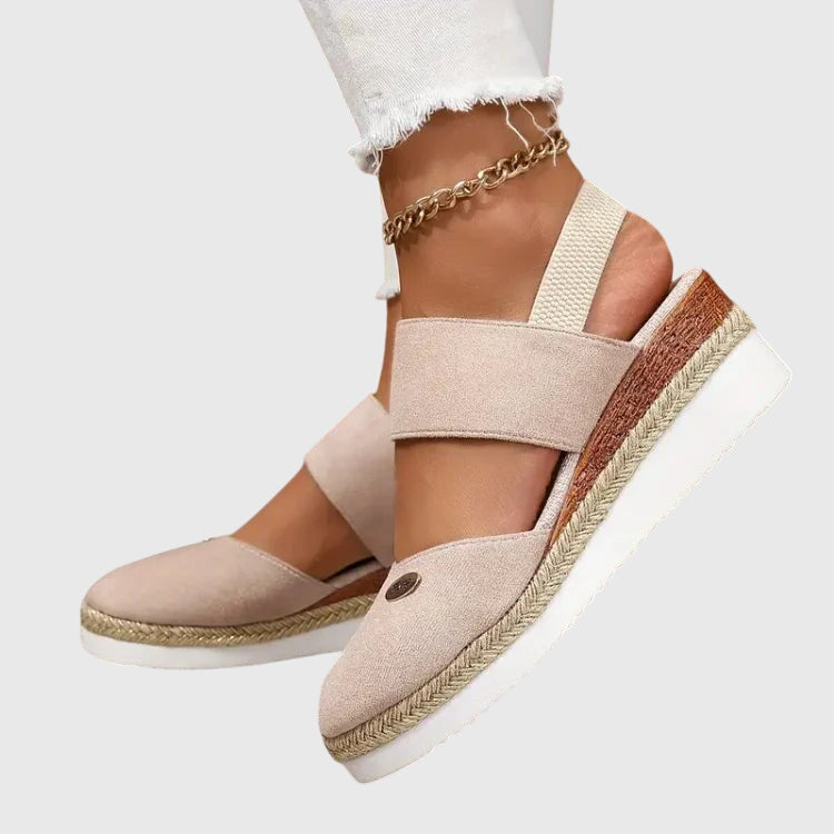 Profilo sandali donna con zeppa espadrillas, cinturino alla caviglia e piattaforma estiva per stile.
