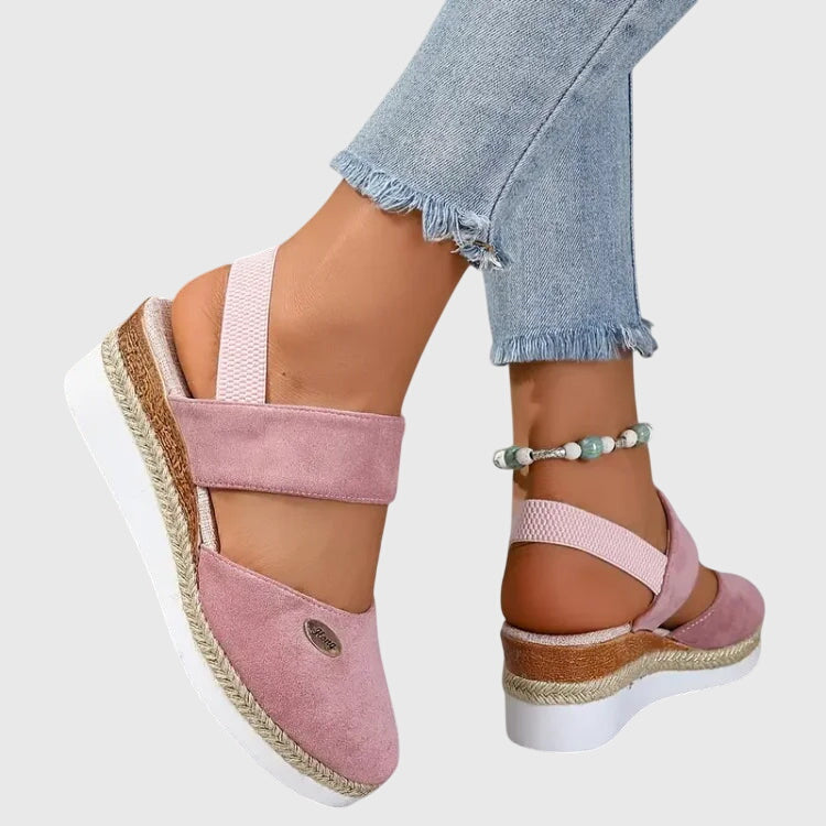 Cinturino alla caviglia regolabile per sandali donna espadrillas con zeppa, garantisce comfort.