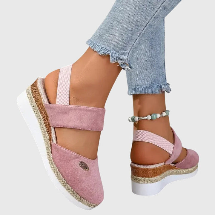 Cinturino alla caviglia regolabile per sandali donna espadrillas con zeppa, garantisce comfort.