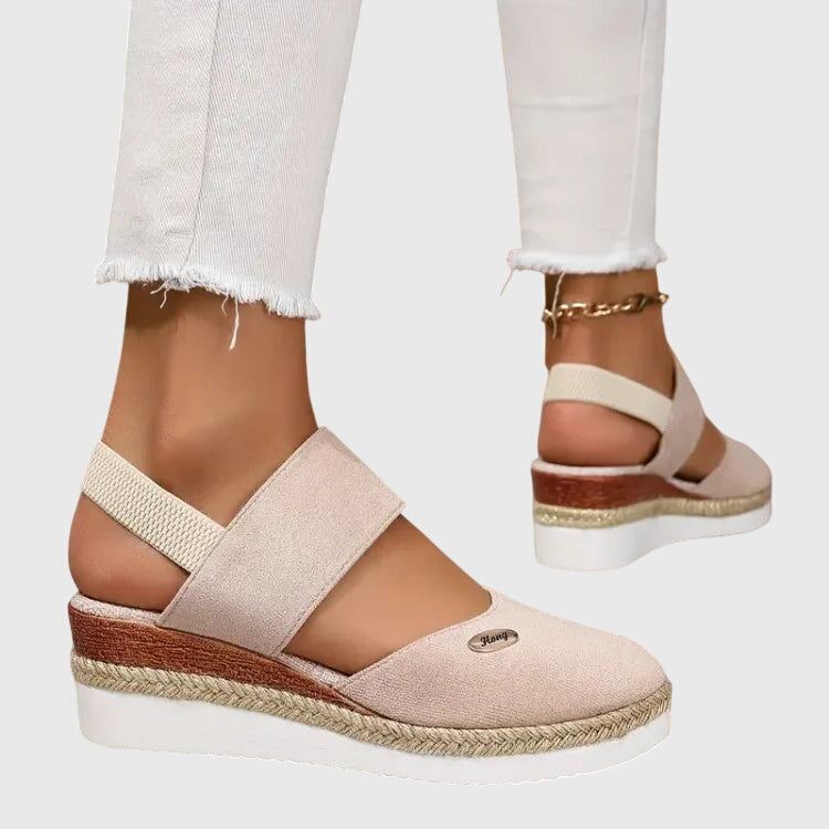 Zeppa in iuta intrecciata di sandali donna espadrillas, elevazione e comfort per l'estate.