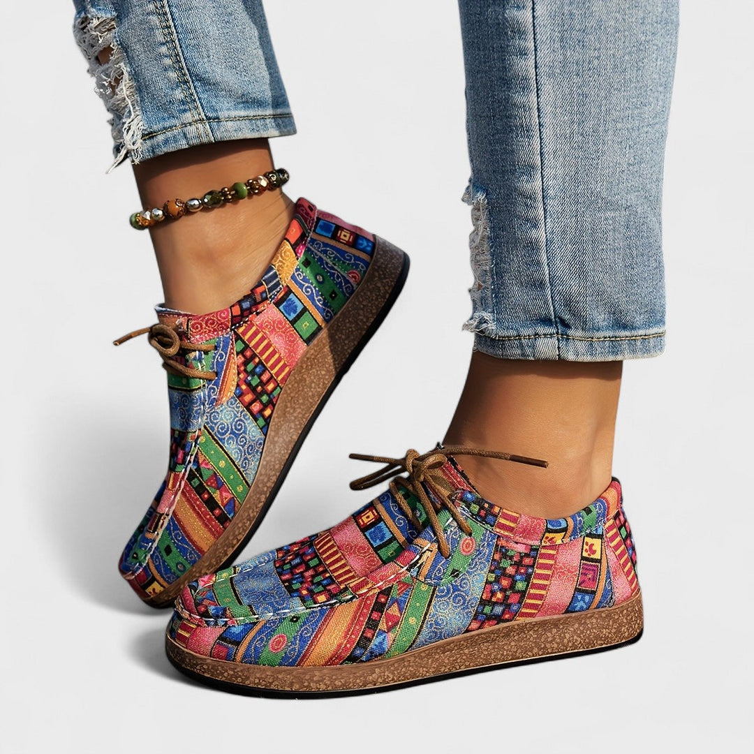 Sneakers ortopediche donna con lacci, comfort e supporto. Scarpe leggere e colorate per passeggio e moda casual.