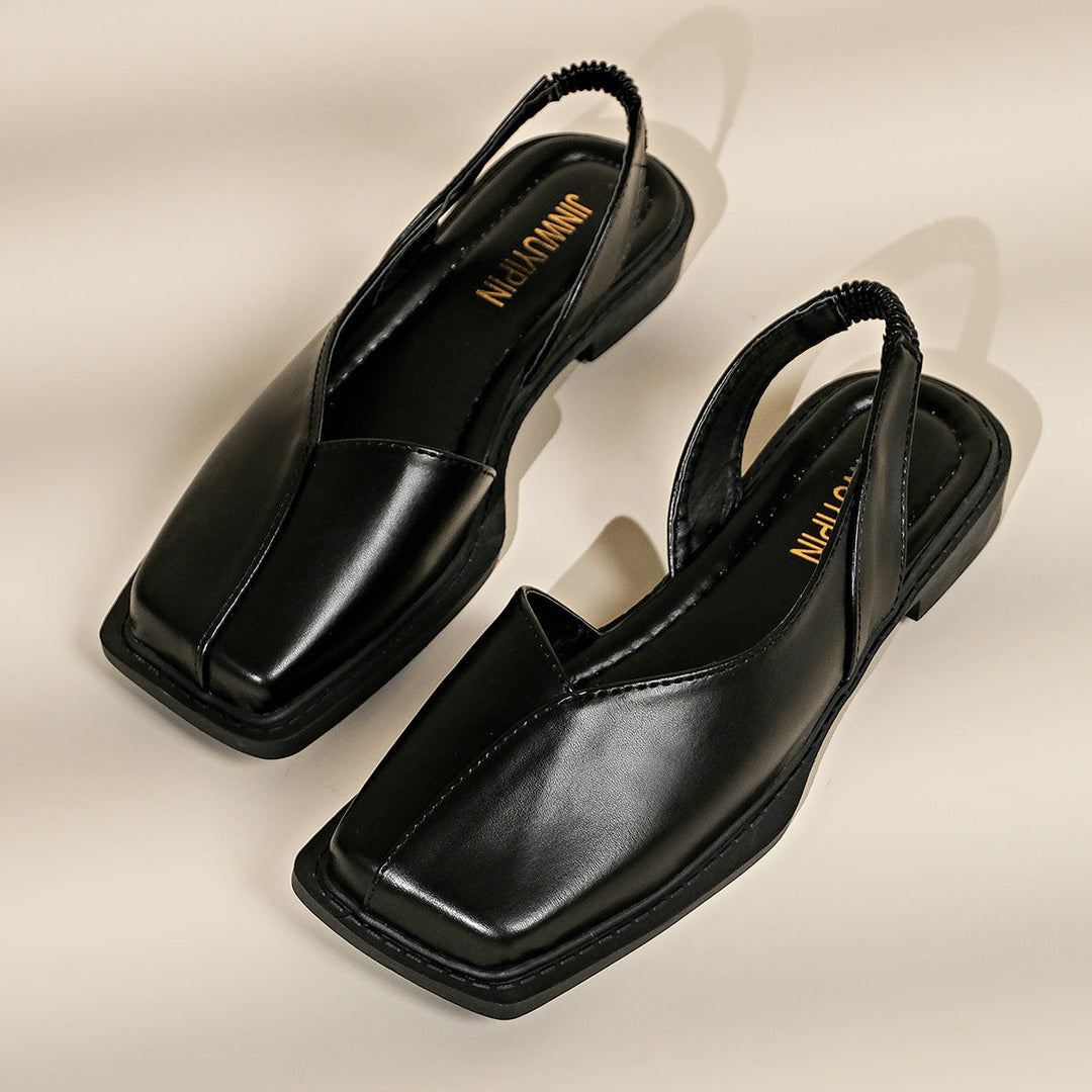 Sandali donna chiusi con punta squadrata e suola piatta. Scarpe estive casual per comfort e moda femminile.