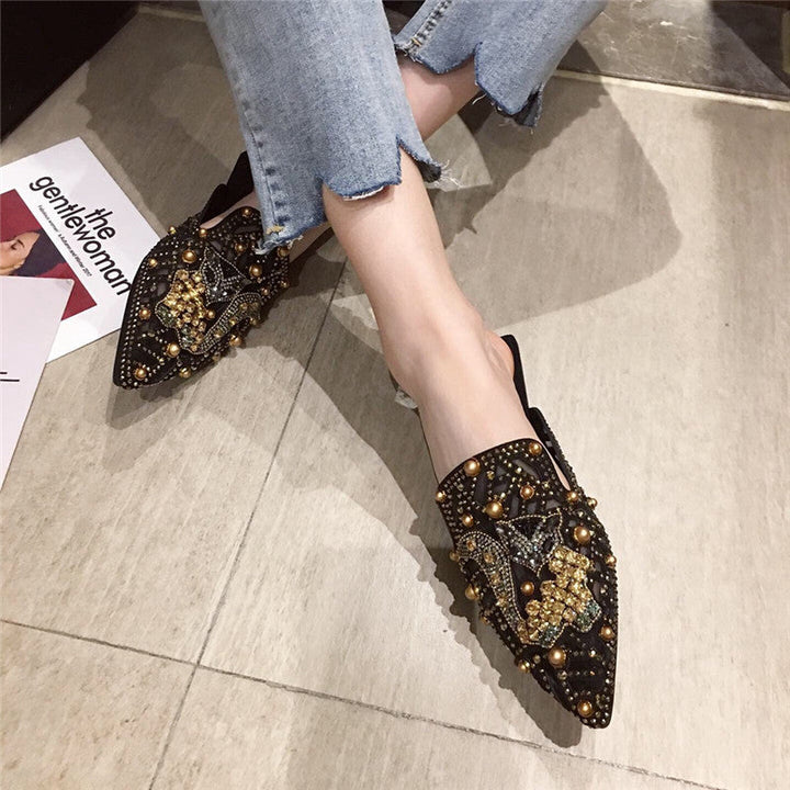 Pantofole donna suola piatta per casa, stile casual e punta chiusa.