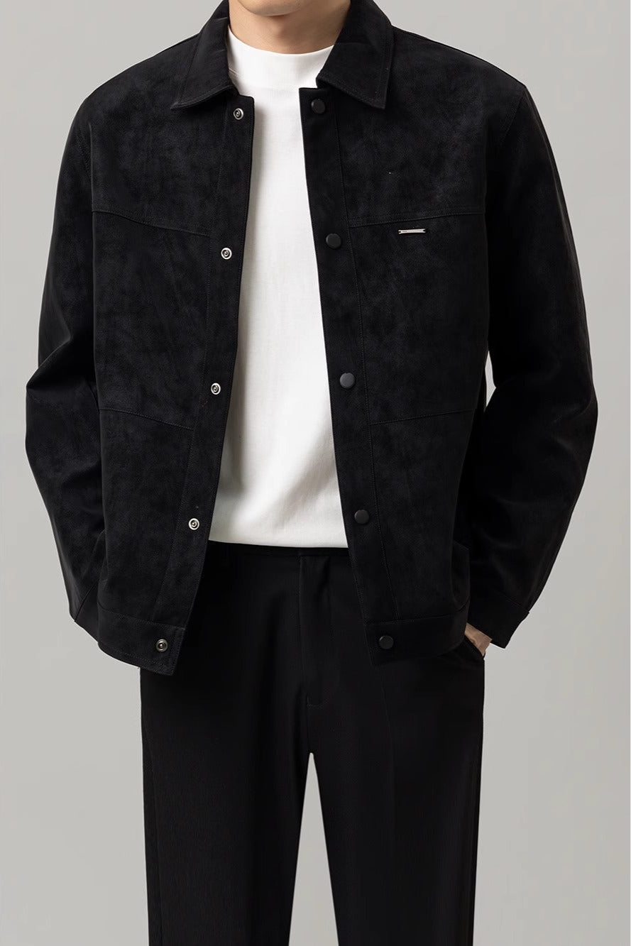 Capo spalla uomo autunnale, giacca leggera stile moderno e casual. Taglio corto oversize, perfetta per la mezza stagione.