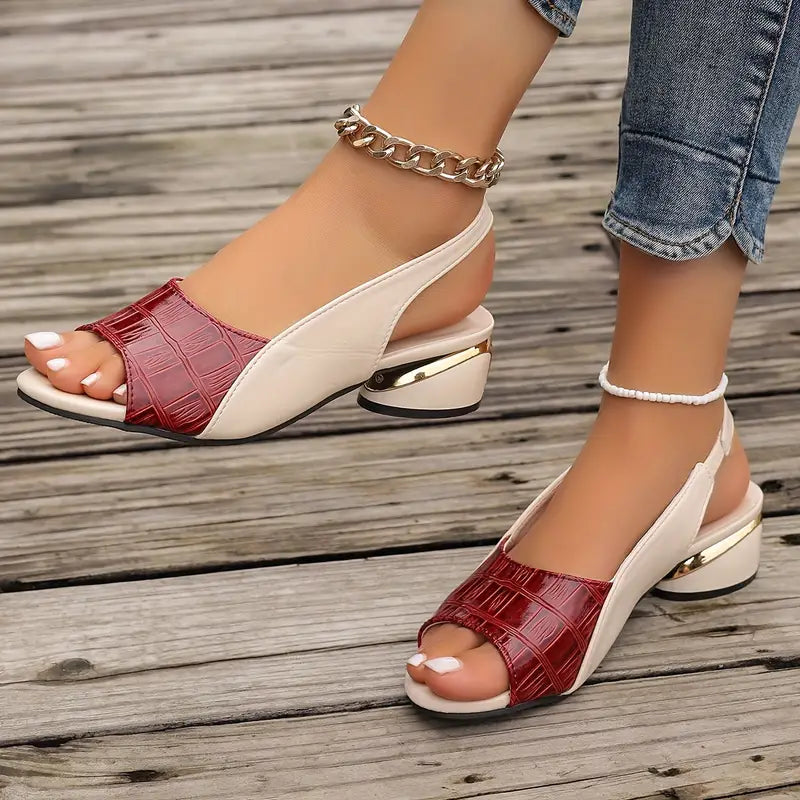 Sandali donna moda con comodo tacco blocco e cinturino caviglia regolabile, ideali per l'estate.