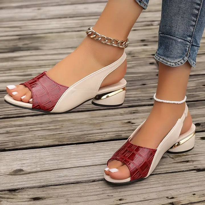 Sandali donna moda con comodo tacco blocco e cinturino caviglia regolabile, ideali per l'estate.