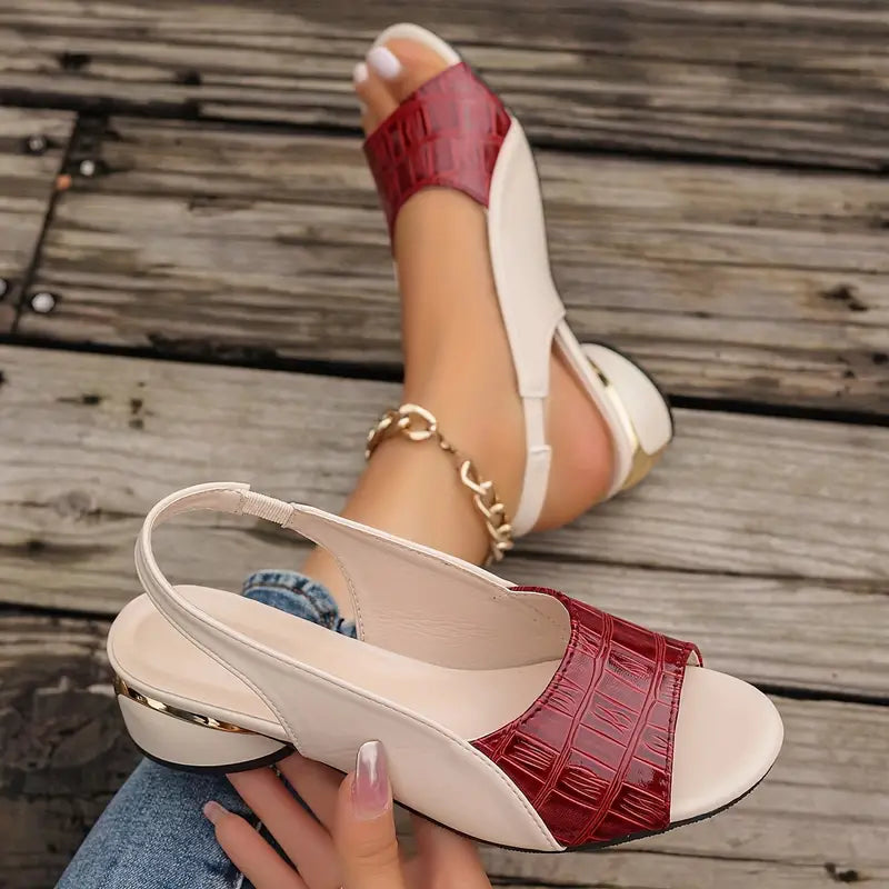 Versatili sandali donna con tacco blocco, cinturino alla caviglia e design bicolore per ogni occasione.