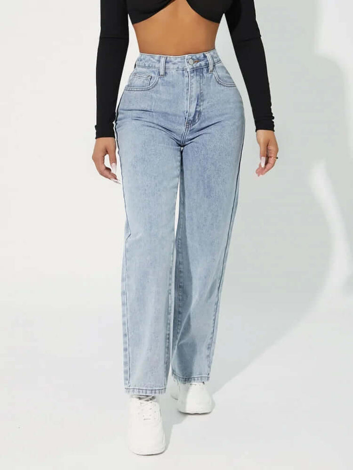 Pantaloni jeans donna vita alta a gamba dritta, comodi e versatili per outfit casual ed eleganti.
