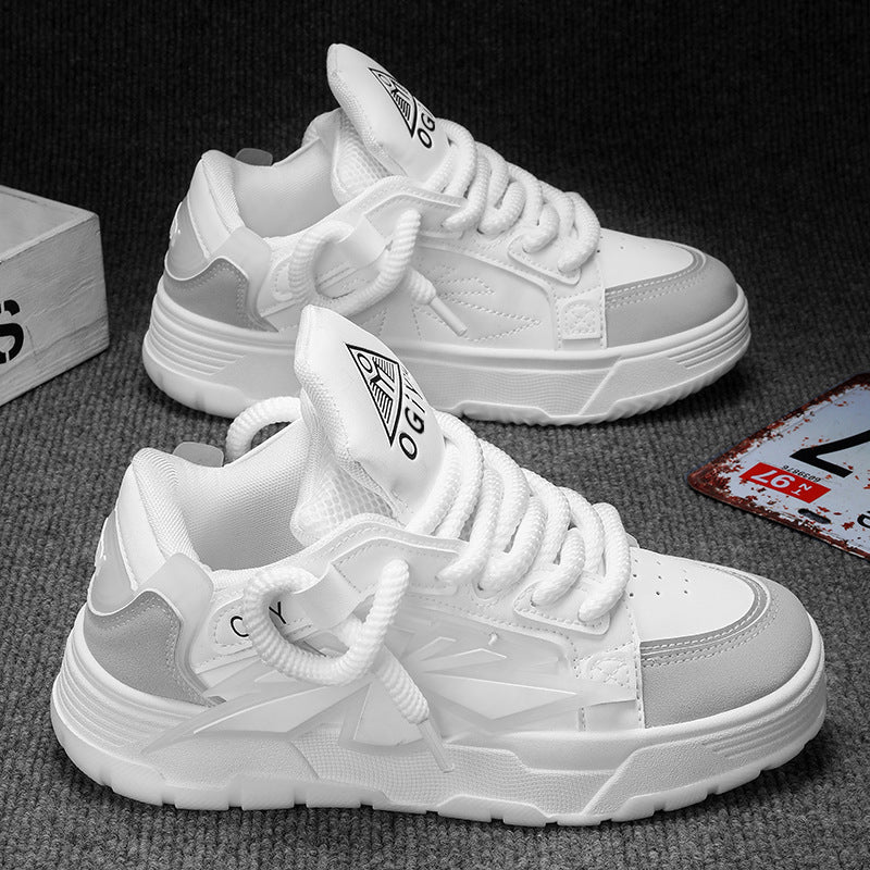 Dettaglio tomaia di sneakers uomo casual, offre comfort e traspirabilità, perfette per la moda quotidiana in ogni stagione.