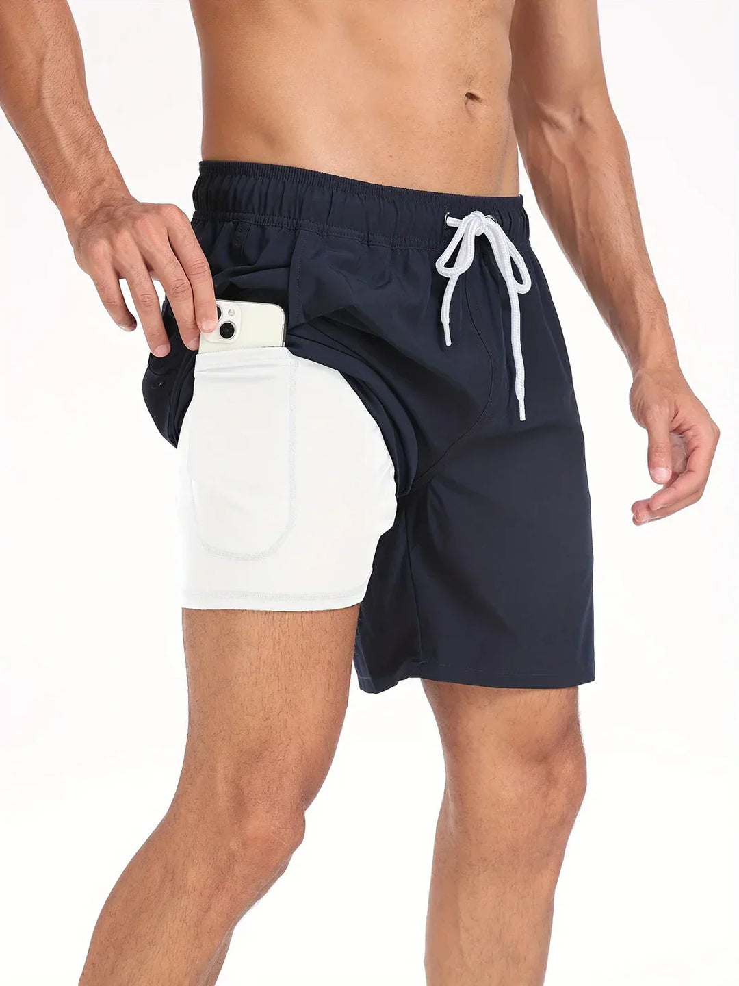 Pantaloncini mare uomo grigi, design moderno e asciugatura ultra-rapida. Essenziali per le tue vacanze al sole.