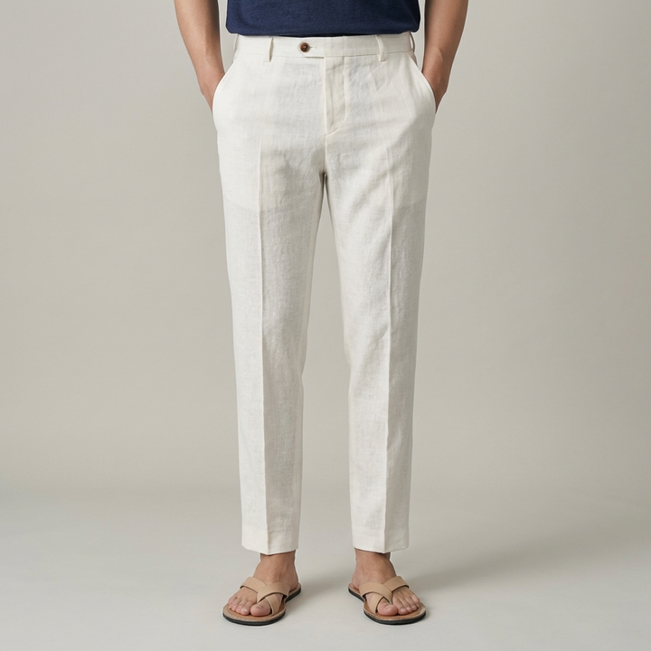 Pantaloni eleganti uomo a gamba dritta con tasche laterali, perfetti per look casual o formali estivi.
