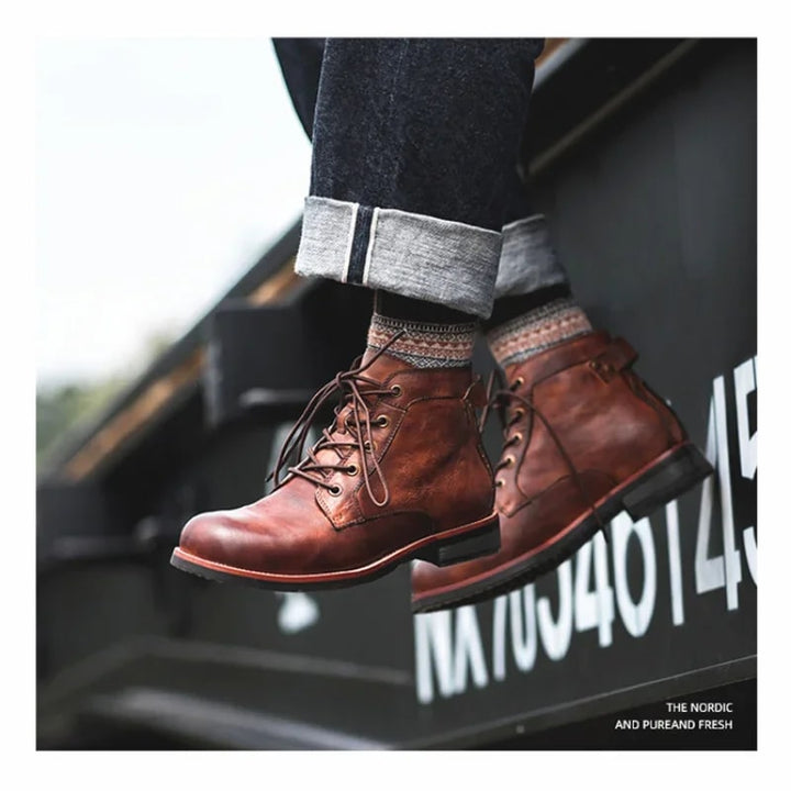 Stivali da uomo per autunno inverno, calzature versatili e comode, ideali per un tocco di stile quotidiano.