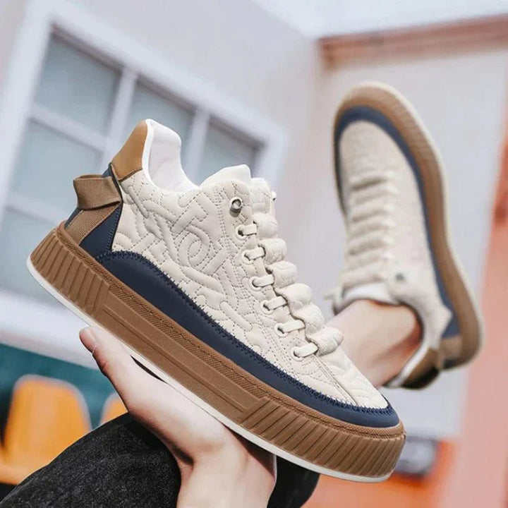 Sneaker uomo casual elegante per stile urbano. Scarpe comode per tutti i giorni, perfette per la moda maschile.