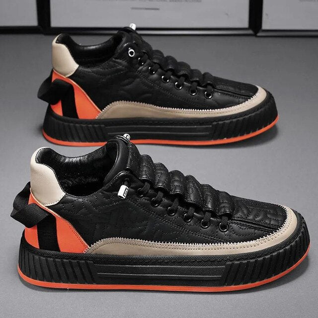 Sneaker nera uomo, scarpe casual moderne per la moda maschile. Comode e di tendenza, perfette per lo stile urbano quotidiano.