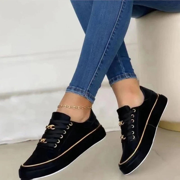 Scarpe donna casual chic, sneakers eleganti per comfort quotidiano. Ideali per look versatili, passeggio e moda tutto l'anno.