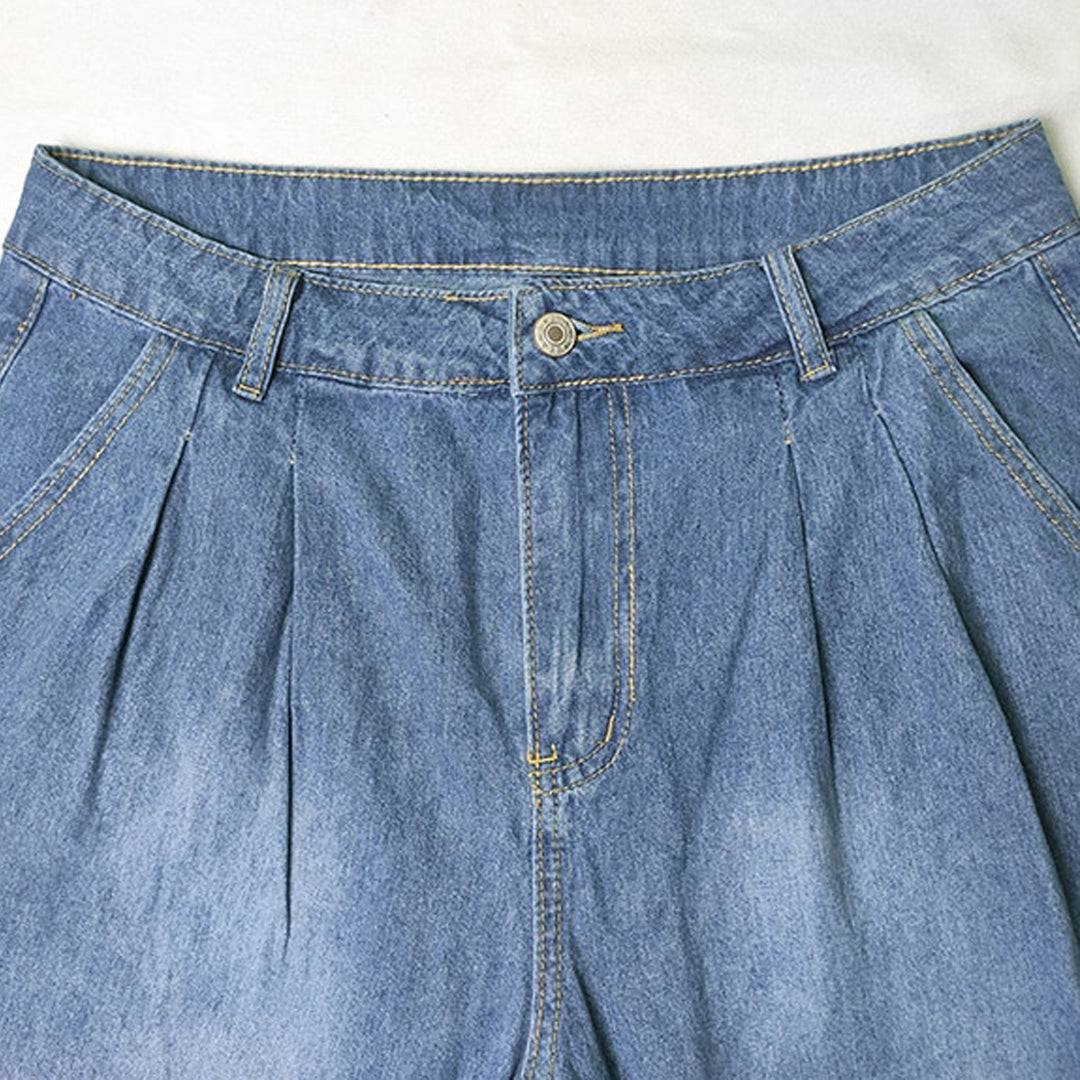 Jeans blu donna a vestibilità ampia, un classico casual per un look comodo e alla moda ogni giorno.