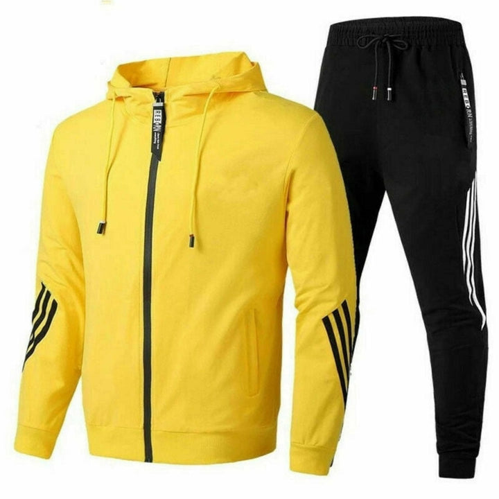 Tuta sportiva uomo per allenamento e palestra, design moderno e vestibilità confortevole per la tua performance.