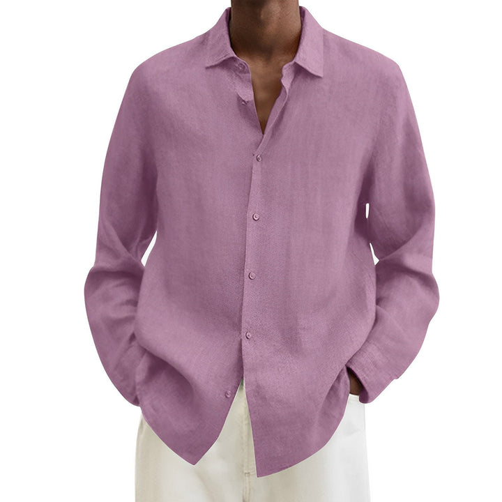 Modello indossa camicia uomo formale per ufficio, look sofisticato e adatto a ogni stagione.