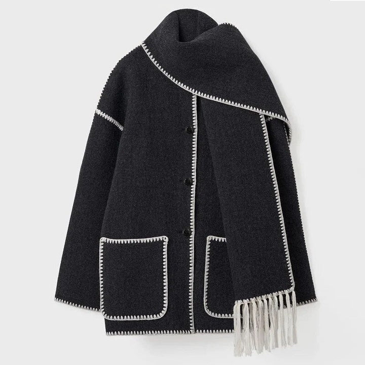 Cappotto donna stile peacoat, giacca lunga elegante per l'inverno. Abbigliamento classico e confortevole.
