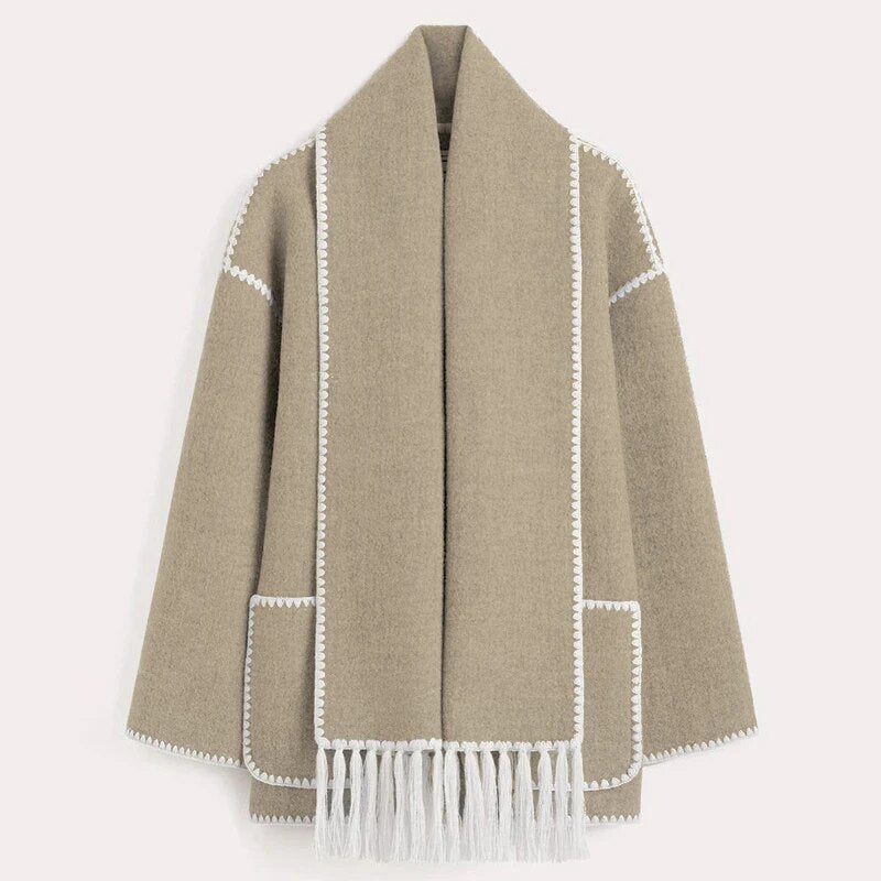 Giacca invernale calda donna, capospalla elegante con collo a scialle. Ideale per moda autunno/inverno.