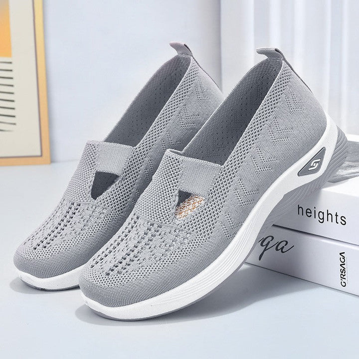 Sneakers donna moda, senza lacci, traspiranti con plantare anatomico. Ideali per comfort e passeggio.